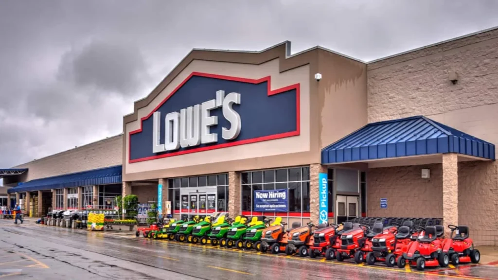 Lowe’s Store Hours