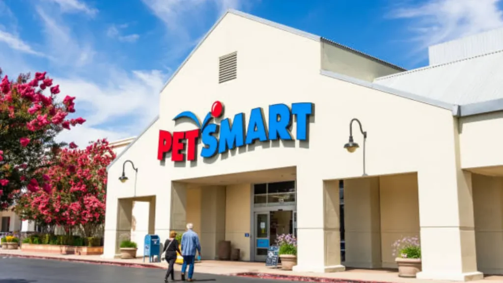 A Couple Entering PetSmart - PetSmart Store Hours