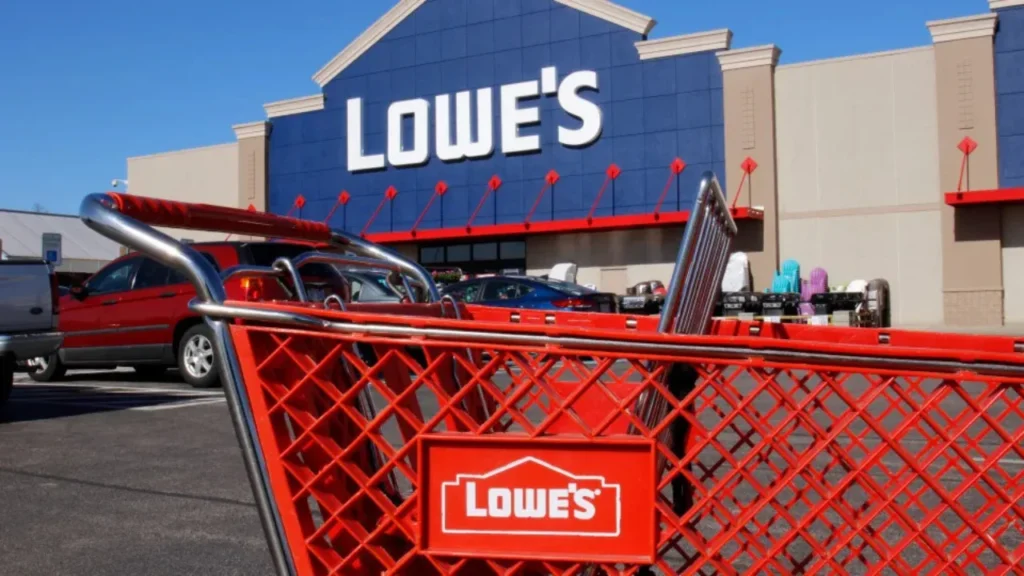 Is Lowe's Open on the 4th of July