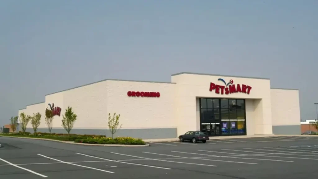 An Outer Look of The PetSmart Store - PetSmart Store Hours