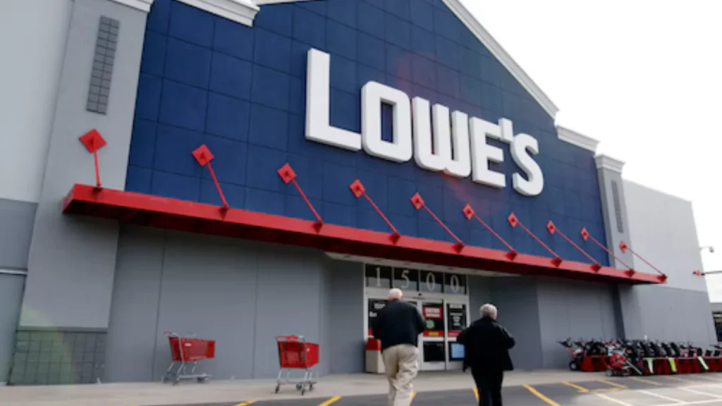 Is Lowe's Open on the 4th of July