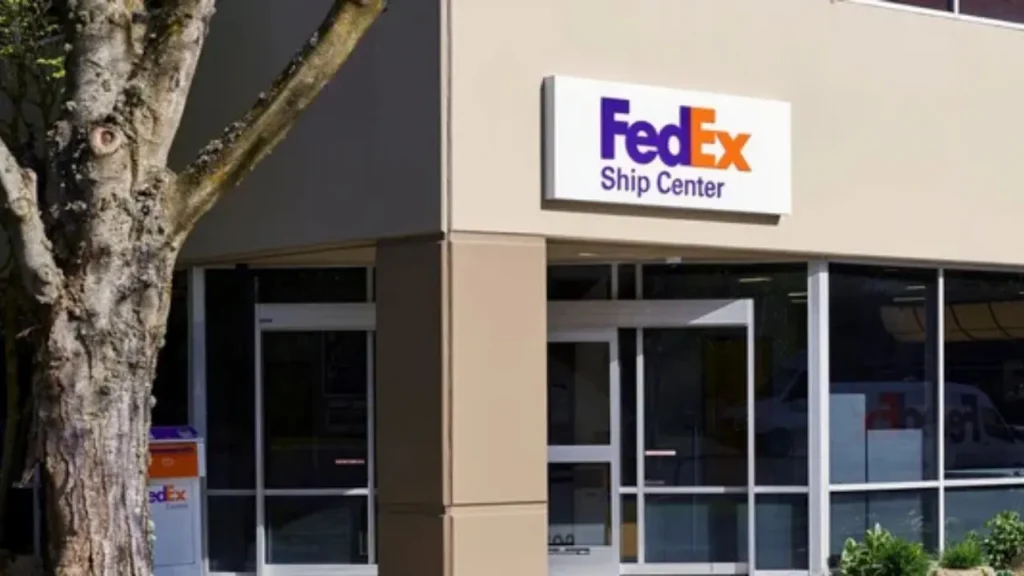 FedEx Ship Center Exterior View - FedEx Store Hours