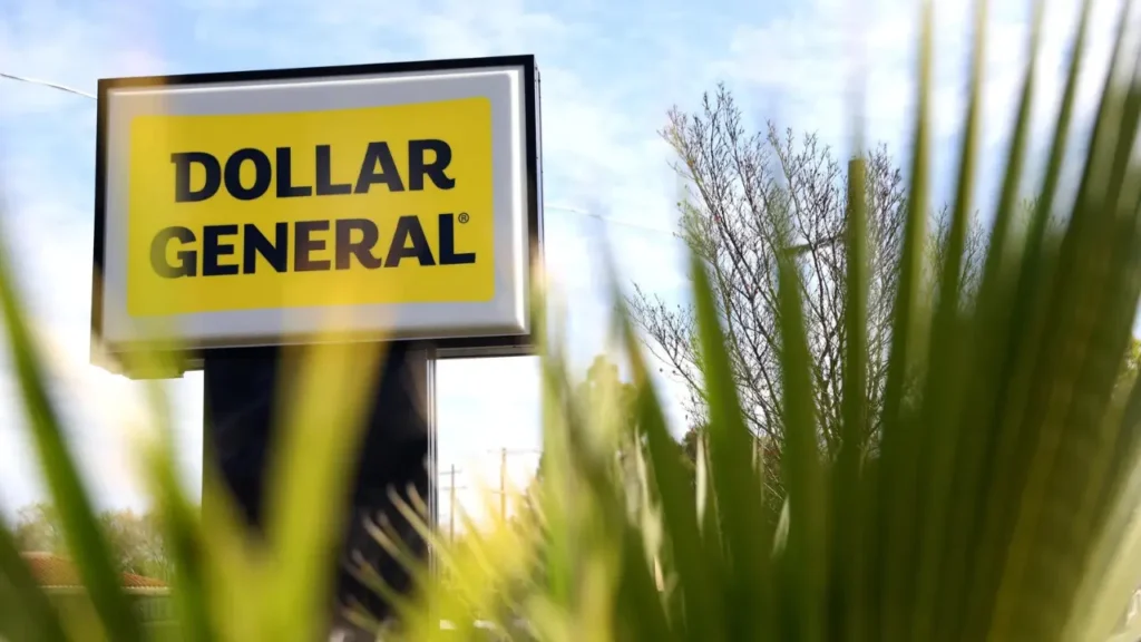 Dollar General Monument Sign - Is Dollar General Open on Thanksgiving?