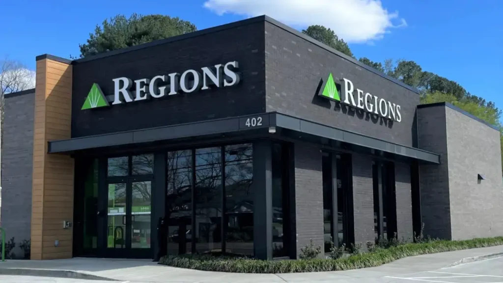 Exterior View of A Regions Bank Branch Building - Regions Bank Hours