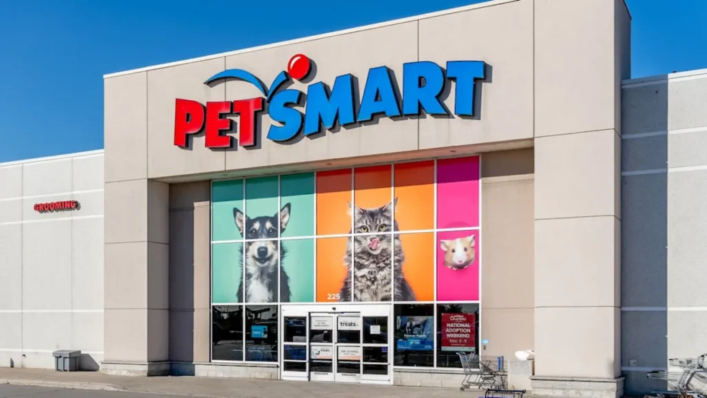 Is PetSmart Open on Christmas